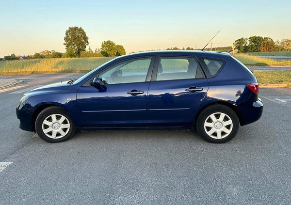 Mazda 3 cena 9500 przebieg: 244000, rok produkcji 2004 z Sochaczew małe 67